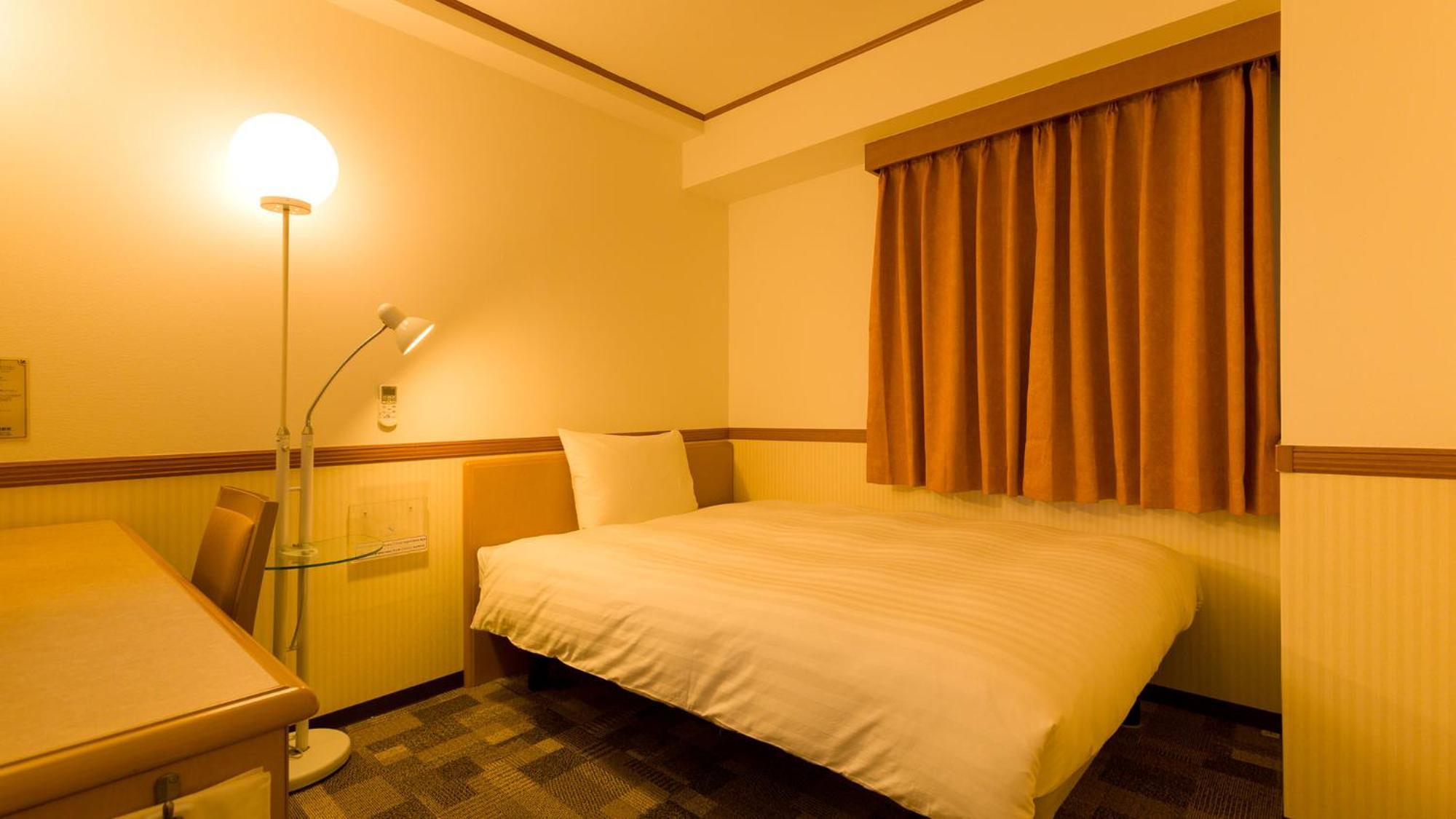 Toyoko Inn Okinawa Naha Kokusai-Dori Miebashi-Eki Værelse billede